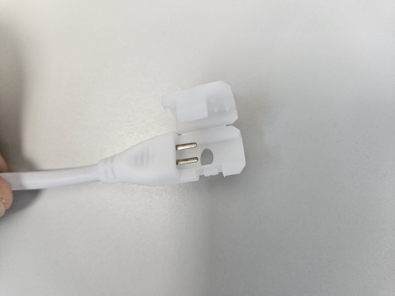 leicht zugängliche spannungsführende Teile leicht zugängliche spannungsführende Teile